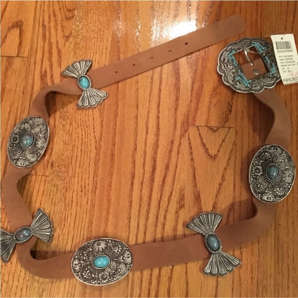 Native American Western Inspired Vintage Belt XL Lots Of Embellishment Stunning